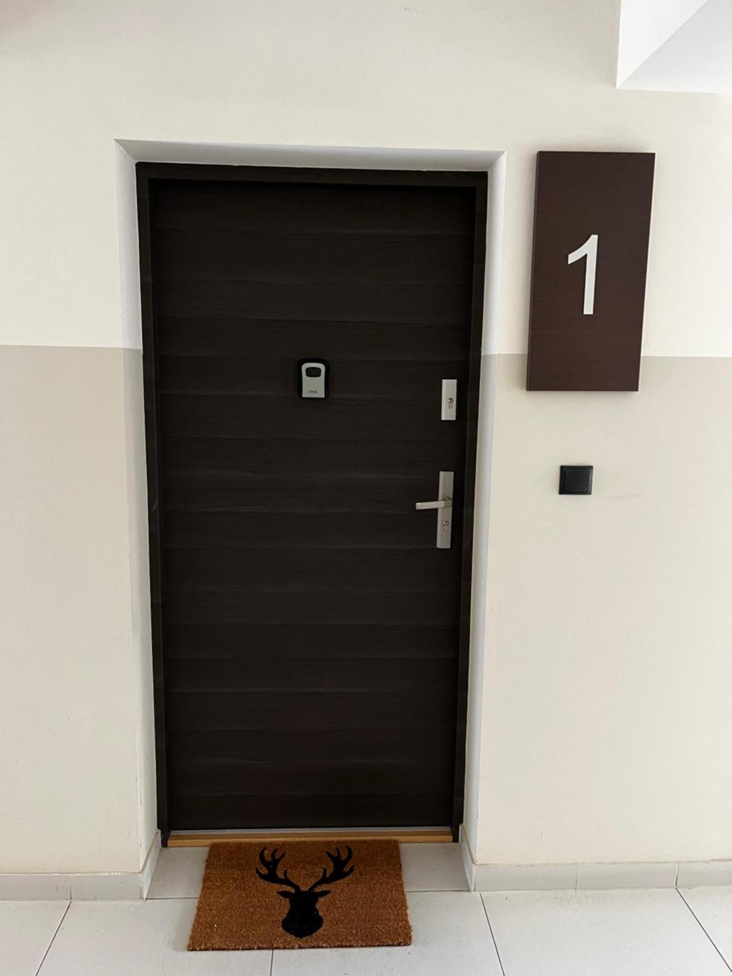 Zlotow-Ka Apartment Luaran gambar